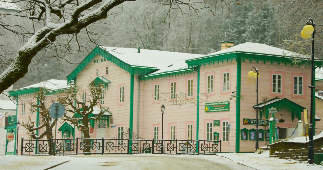 W jakich górach leży Iwonicz-Zdrój? /Marek BAZAK/East News /East News