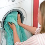 W jakiej temperaturze prać ręczniki? Wyższa nie zawsze znaczy lepsza