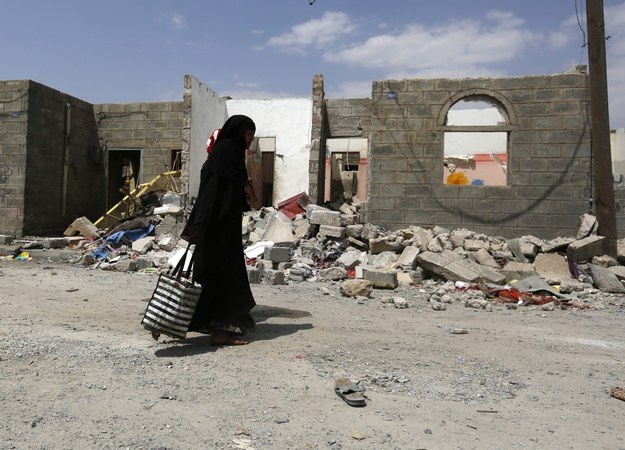 W jemeńskim konflikcie od marca zginęło 3 640 osób, w tym 1 693 cywilów /YAHYA ARHAB /PAP/EPA