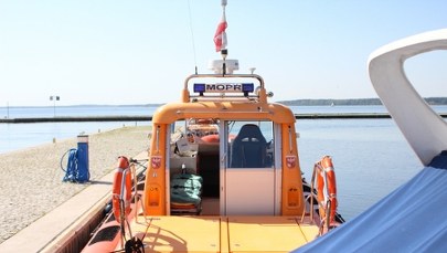 W jeziorze Tałty utonął 24-latek. "Jedyny z załogi nie miał kamizelki ratunkowej"