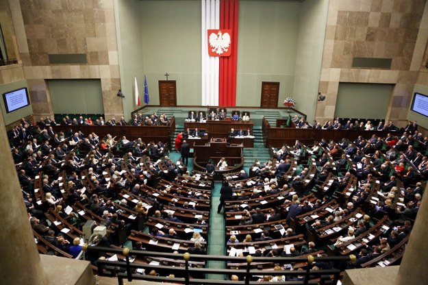 W kalendarzu 4 czerwca 2014 - właśnie dziś przypada 25. rocznica wyborów parlamentarnych z 1989 roku - częściowo wolnych, zakończonych zwycięstwem Solidarności /Tomasz Gzell /PAP
