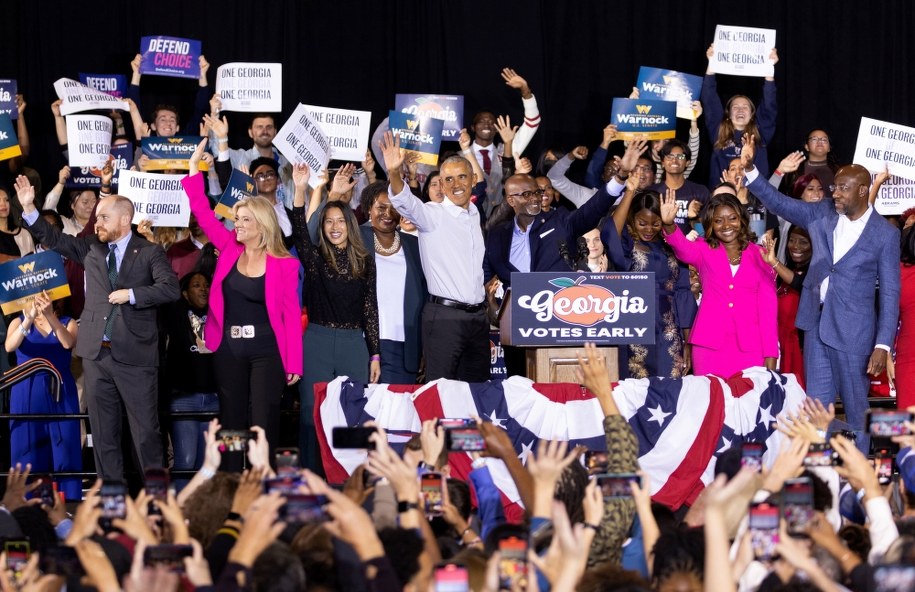 W kampanię demokratów zaangażował się m.in. Barack Obama /PAP/EPA