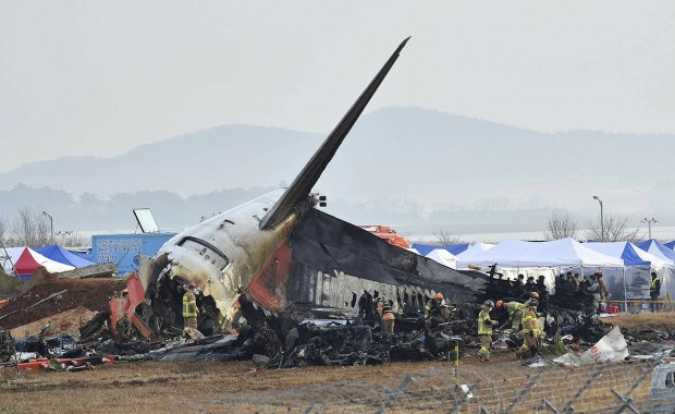 W katastrofie samolotu zginęło 179 osób. Co zarejestrowały czarne skrzynki?