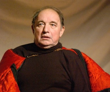 W kolejnych latach Tesarz był aktorem m.in. Teatru Polskiego w Bydgoszczy (1964-65), Teatru Nowego w Łodzi (1965-67), Teatru im. Jaracza w Łodzi (1967-78), Teatru Narodowego w Warszawie (1978-84), Teatru Dramatycznego w Warszawie (1984-87) oraz Teatru Polskiego w Warszawie (1987-2000).

Ostatnim ekranowym występem Tesarza był rola pana Zdzisława - starszego pana w kółku parafialnym w serialu "Anioł stróż" (2005).

Aktor zmarł 3 stycznia 2020.