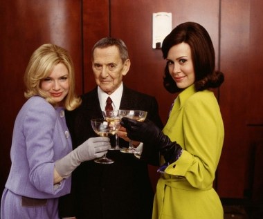 W komedii "Do diabła z miłością" Sarah Paulson wcieliła się w postać agentki popularnej pisarki (Renee Zellweger).

"Vikki Hiller jest kobietą w męskim świecie roku 1962" - mówiła o swej bohaterce Sarah Paulson. Rozpaczliwie próbuje zabłysnąć intelektem i zdolnościami, którymi przewyższa wielu kolegów na podobnych stanowiskach. Nie dano jej jednak  tej  samej władzy i  swobody, co mężczyznom.  Jest wystarczająco inteligentna, by  posługiwać się swą kobiecością i nie dość głupia, by się poddać. Ma zamiar iść na całość i walczyć do upadłego" - dodawała aktorka.