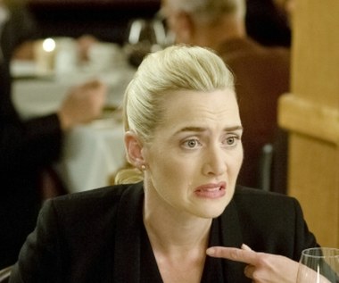 W komedii "Movie 43" gwiazdy Hollywood miały - według twórców - "obnażyć swoje prawdziwe oblicza, nie próbując się powstrzymywać przed absurdalnym, niedorzecznym, kontrowersyjnym, przekraczającym wiele granic humorem".

Nie wiadomo, czy Kate Winslet do dziś nie żałuje występu w tej produkcji...

 