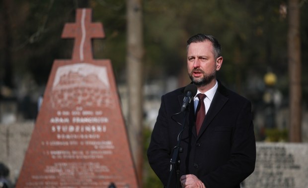 "W końcu przegrają, bo muszą". Mocne słowa szefa PSL-u w rocznicę katastrofy