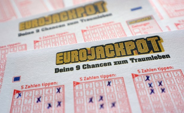 W końcu zgłosił się po Eurojackpota! Odebrał 120 milionów euro po dwóch tygodniach 