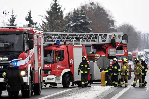 W kondukcie żałobnym jechało kilkanaście wozów strażackich /Tytys Żmijewski /PAP