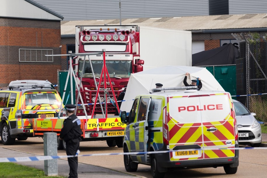 W kontenerze tej ciężarówki znaleziono 39 ciał /VICKIE FLORES /PAP/EPA