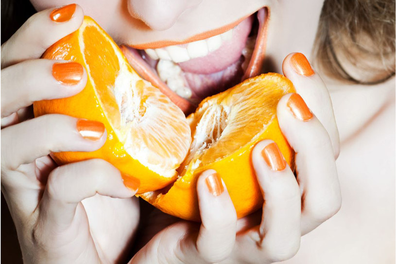 W kosmetyce naturalnej pomarańcza, cytryna i grejpfrut są nieodzownymi do pielęgnacji twarzy ciała i włosów /123RF/PICSEL