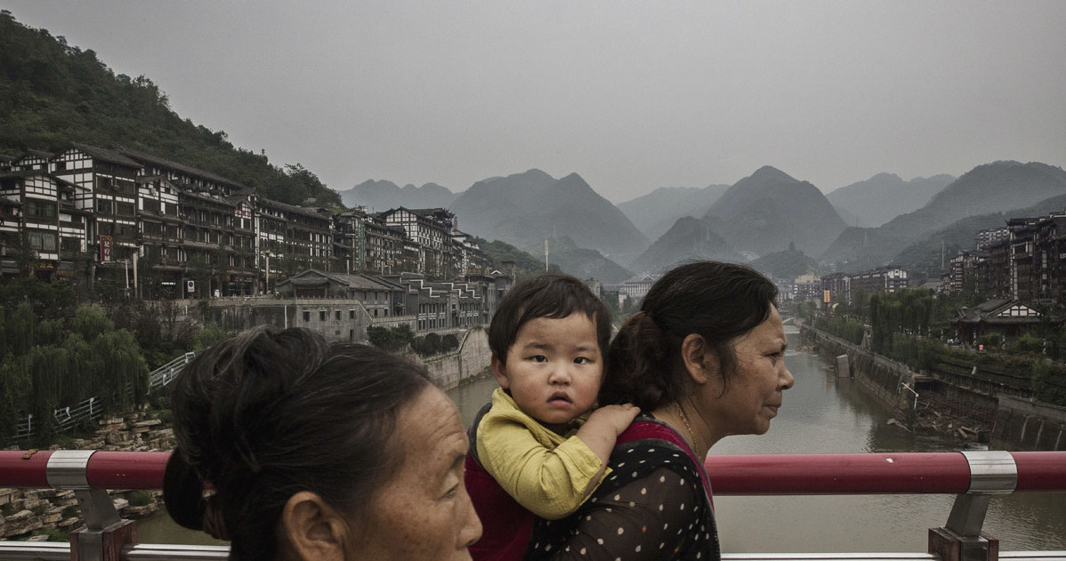 W kraju promującym rodziny z jednym dzieckiem wciąż bardziej pożądany jest męski potomek. Czy dzięki temu dorosłym Chinkom, które stają się deficytowym materiałem na żonę, żyje się lepiej? /Getty Images