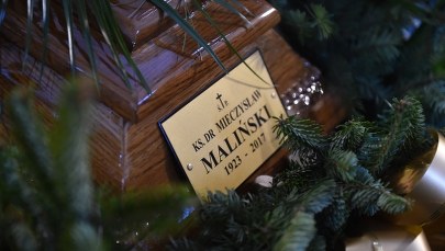 W Krakowie pochowano ks. Mieczysława Malińskiego. "Był człowiekiem słowa"