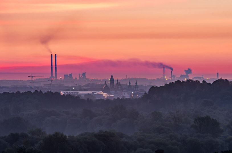 W Krakowie poprawiła się czystość powietrza /123RF/PICSEL