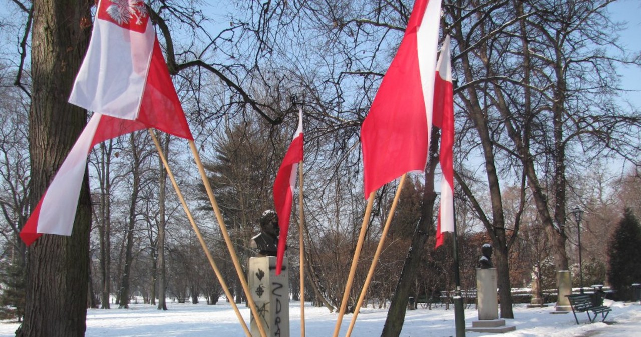 W Krakowie znów zdewastowano pomnik pułkownika Kuklińskiego