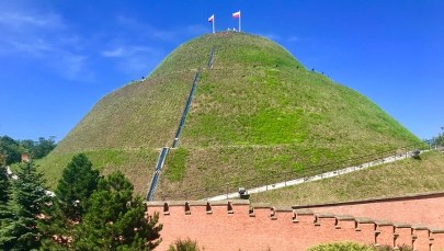 W Krakowie zostanie usypany kolejny kopiec - Armii Krajowej?