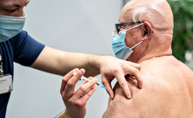 W Krakowie zwolniło się kilkaset terminów na szczepienie przeciw Covid-19