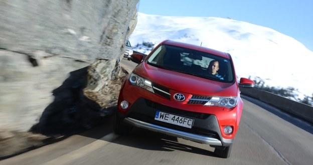 W kwietniu nowa Toyota RAV4 zaliczyła największy wzrost sprzedaż rok do roku - ponad 380 proc. Nabywcy kupili 341 egzemplarzy modelu. /Motor