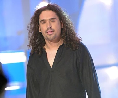W latach 2000. zasłynął jako finalista "Idola". Szymon Wydra prezentuje odmieniony wizerunek!