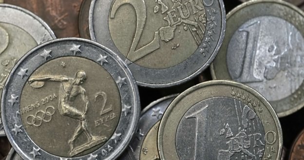 W latach 2011-2013 budżet zyskiwać ma na sprzedaży państwowego majątku 1 mld euro rocznie /AFP