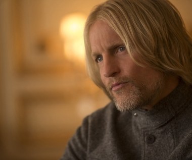 W latach 2012-2016 związany był z serią „Igrzyska śmierci”, w której wcielał się w postać mentora głównej bohaterki - Haymitcha Abernathy'ego. 

- Haymitch jest niezapomnianą postacią: zepsuty i sarkastyczny, niecierpliwy, ale jednocześnie dobry. W dodatku Woody nasycił swą postać podskórnym smutkiem, choć jest jednocześnie bardzo zabawny. Właśnie o taką dwoistość nam chodziło - chwalił aktora reżyser Gary Ross.

 

 