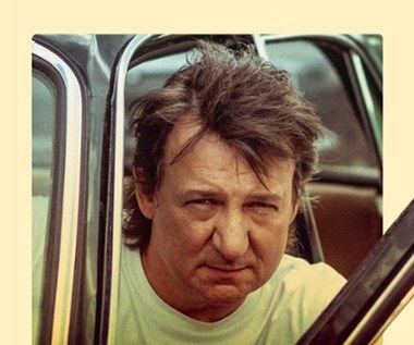 W latach 80. XX wieku Najmro i jego ekipa byli postrzegani niemal jak superbohaterowie. "Najmro zyskiwał sympatię, dlatego, że wtedy ktoś, kto się buntował przeciwko władzom, stawał poza systemem, był automatycznie bohaterem" - mówi Robert Więckiewicz, grający porucznika Barskiego. Ludzie patrzyli na niego z podziwem. Był dla nich "królem życia" i rozbudzał wyobraźnię w szarej rzeczywistości PRL. Robił wrażenie niemal jak "Wilk z Wall Street".