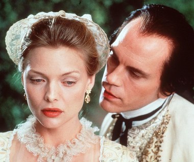 W latach 90. XX wieku Michelle Pfeiffer na ekranie rozpalała zmysły. Widzów i krytyków zachwyciła rolą Madame de Tourvel w ekranizacji "Niebezpiecznych związków", które na ekran przeniósł Stephen Frears. Kreacja przyniosła jej nominację do Oscara w 1989 roku. Rok później znów była nominowana do nagrody Akademii. Tym razem za pierwszoplanową kreację w obyczajowym dramacie "Wspaniali bracia Baker".

Na zdjęciu: Michelle Pfeiffer i John Malkovich w filmie "Niebezpieczne związki" (1988)