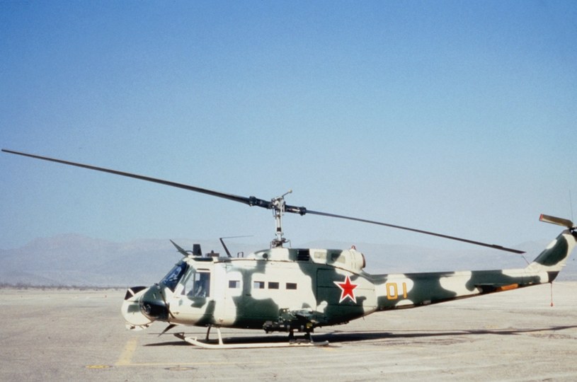 W latach Zimnej Wojny Mi-24 były symulowane przez UH-1H. Fort Irwin 1985 rok /US Army /domena publiczna