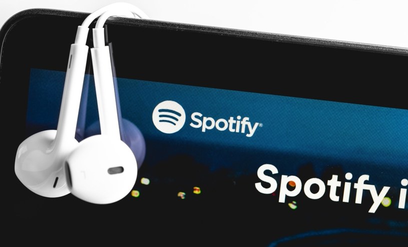 W łatwy sposób dodasz własną muzykę do Spotify. Sprawdź, jak to zrobić w 5 krokach /123RF/PICSEL /123RF/PICSEL