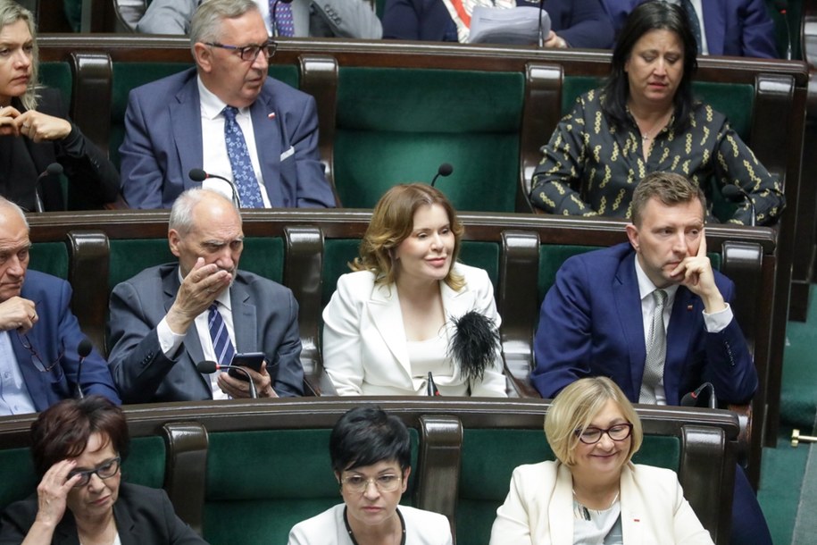 W ławach poselskich Prawa i Sprawiedliwości zobaczymy czworo nowych polityków /Tomasz Gzell /PAP