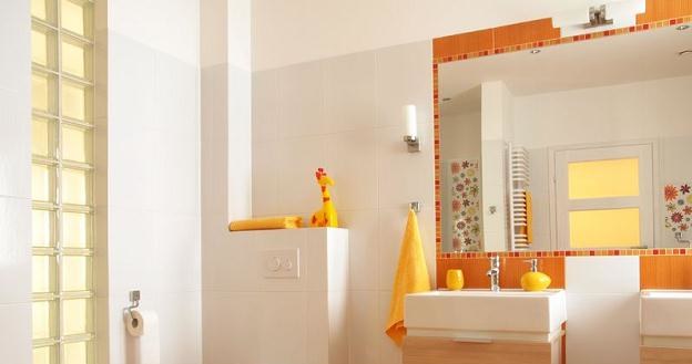 W łazience łączy się wiele funkcji, zarówno dotyczących higieny czy pielęgnacji ciała, jak i relaksu /&copy;123RF/PICSEL