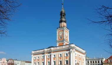 W Lesznie rok temu skrócili godziny pracy. Oto efekty eksperymentu