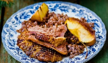 W Lidlu i Kauflandzie mają teraz w promocji. Warto kupić, bo to jedno z najzdrowszych mięs