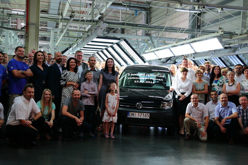 W lipcu zeszłego roku poznańska fabryka VW świętowała wyprodukowanie 2,5-milionowego auta /Informacja prasowa