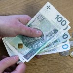 W lipcu ZUS wyśle 800 zł wyrównania. Wiemy już, kto dostanie te pieniądze