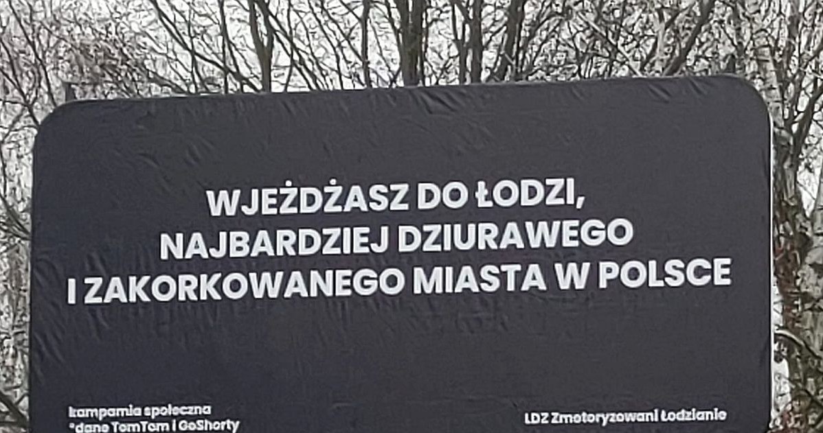 W Łodzi kierowcy wzięli sprawy w swoje ręce - ostrzegają innych o stanie lokalnych dróg / fot. LDZ Zmotoryzowani Łodzianie /