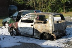 W Łodzi podpalono 10 samochodów