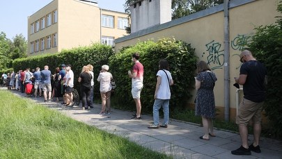 W Łodzi w niektórych komisjach zaczyna brakować kart do głosowania