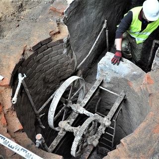 W Łodzi znajdowało się około 10 tys. studni. Oto jedna z nich /Materiały prasowe