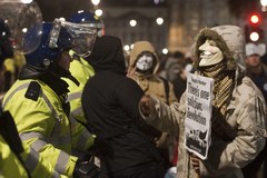 W Londynie starcia policji z antykapitalistami z ruchu Anonymous