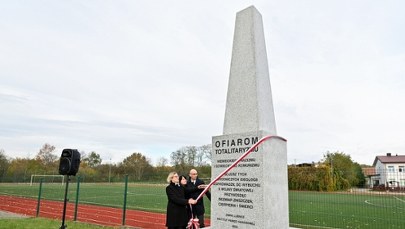 W Łubnicach stanął pomnik ofiar nazizmu i komunizmu   