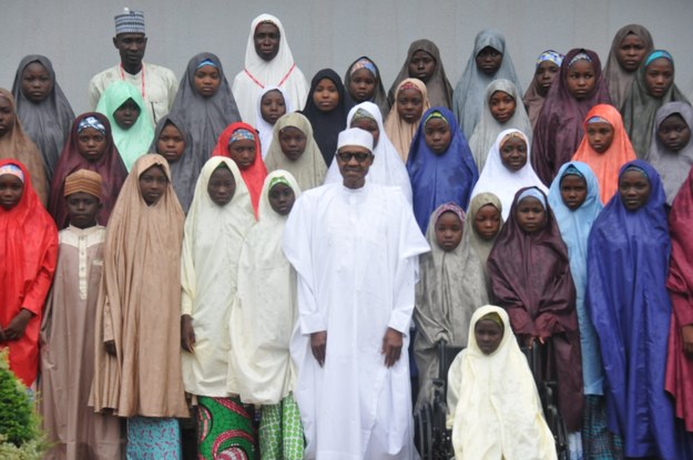 W lutym 2018 roku Boko Haram porwał ponad sto uczennic. Dziewczynki zostały zwolnione po miesiącu /	STR /PAP/EPA