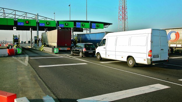 W maju stawkę za przejazd autostradą A2 obniżono z 20 do 10 gr za km. /Motor
