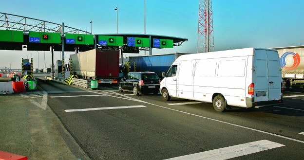 W maju stawkę za przejazd autostradą A2 obniżono z 20 do 10 gr za km. /Motor