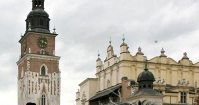 W Małopolsce najwyższe zarobki oferowano pod koniec kwartałów /AFP