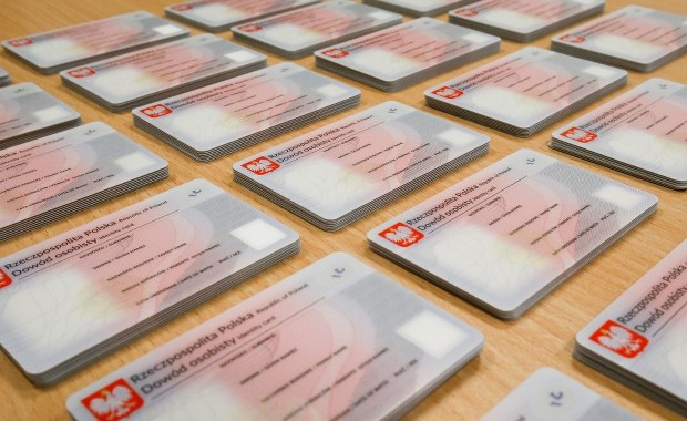 W marcu do portfeli Polaków trafi dowód osobisty z chipem 