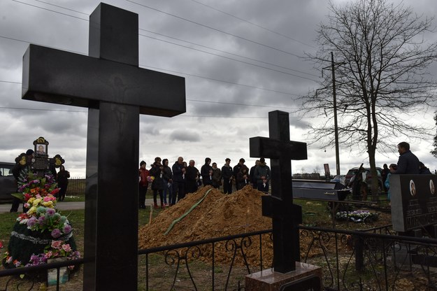 W masakrze w Buczy zginęło około 400 cywilów /OLEG PETRASYUK /PAP/EPA