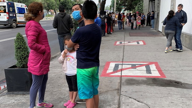 W Meksyku ludzie wyszli na ulice /EPA/Jose Pazos /PAP/EPA