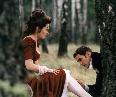 W międzyczasie wystąpiła również w głośnym "Magnacie" (1986) Filipa Bajona. Za swoją kreację otrzymała ćwierć wieku później Złotą Kaczkę w kategorii: najlepsza kochanka.

W latach 90. Grażyna Szapołowska stworzyła ważne kreacje, m.in. jako matka w "Kronikach domowych" w 1997 oraz Telimena w ekranizacji "Pana Tadeusza" w 1999 roku. Rola Telimeny została nagrodzona Polską Nagrodą Filmową - Orłem za najlepszą rolę kobiecą w 2000 roku.