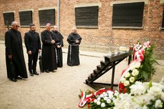 W Miejscu Pamięci Auschwitz uczczono rocznicę pierwszej deportacji Polaków